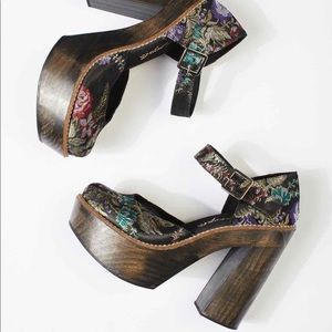 NWOT Free People Starlet Black Wood Platform Heels